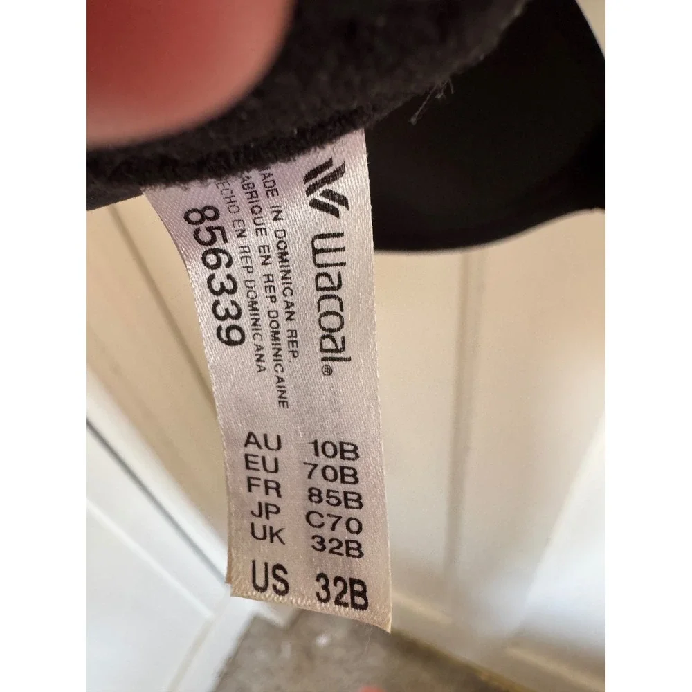 Wacoal black Comfort First wireless bra 856339 size 32B